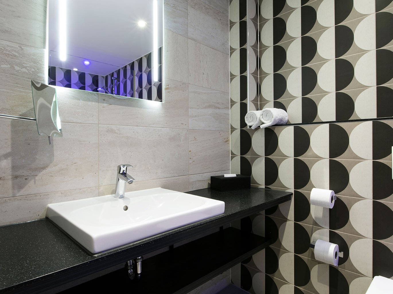 EH---SAVOY-HOTEL-ROTTERDAM---BADKAMER---3.jpg