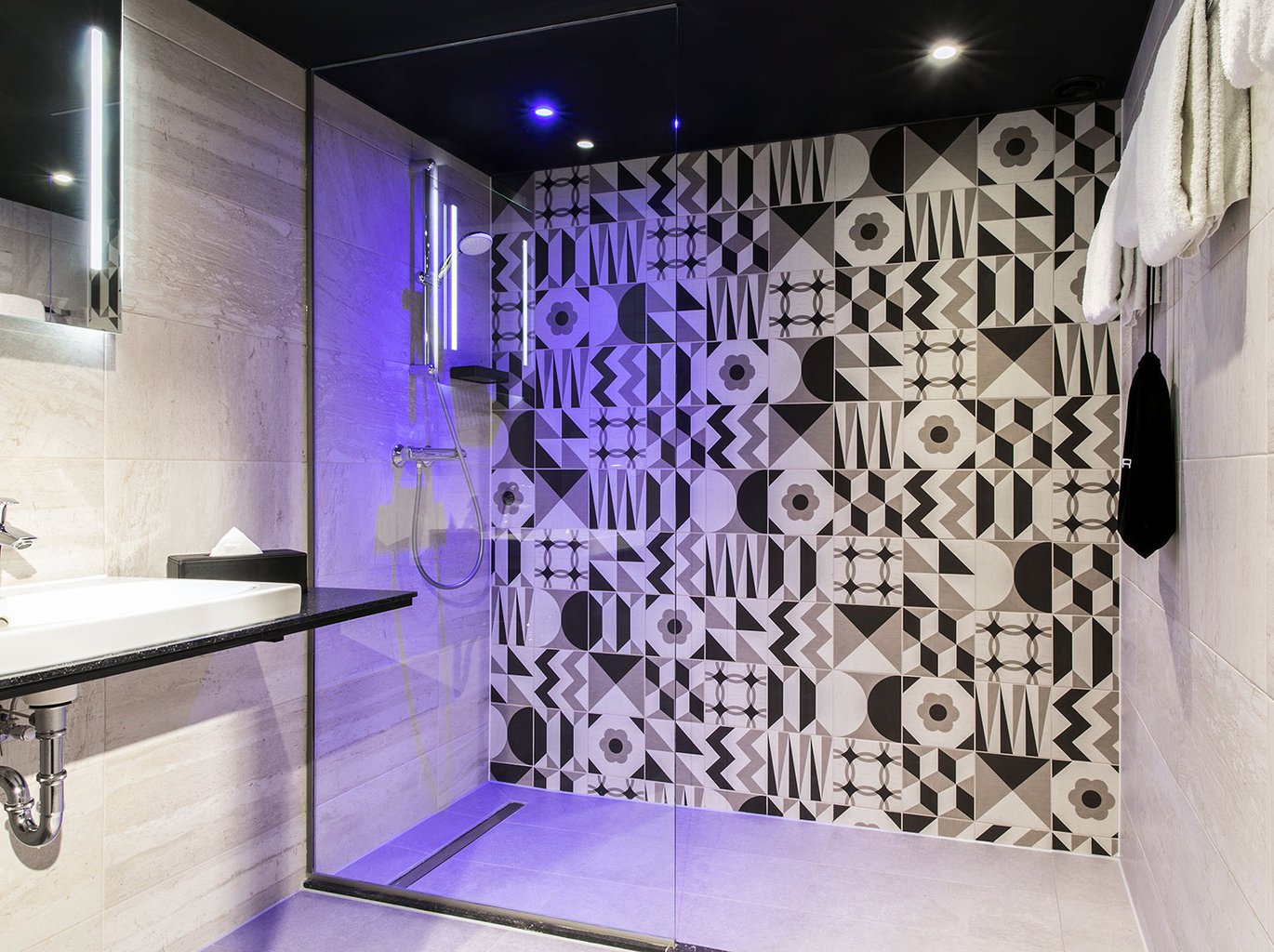 EH---SAVOY-HOTEL-ROTTERDAM---SUITE---BADKAMER---1.jpg